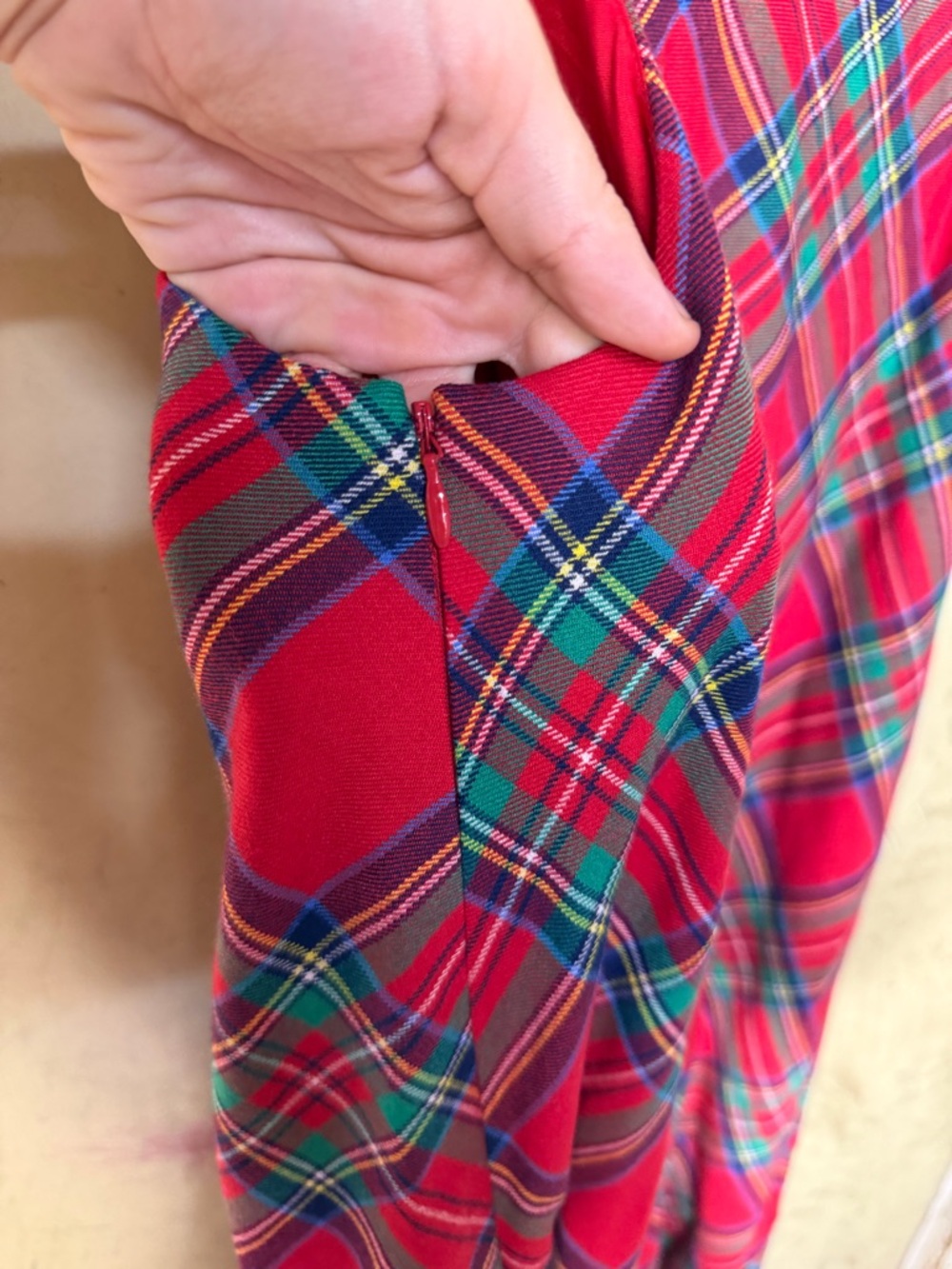 New Vineyard Vines Jolly Plaid shift dress in lighthouse red plaid Size 10 - Picture 5 of 6